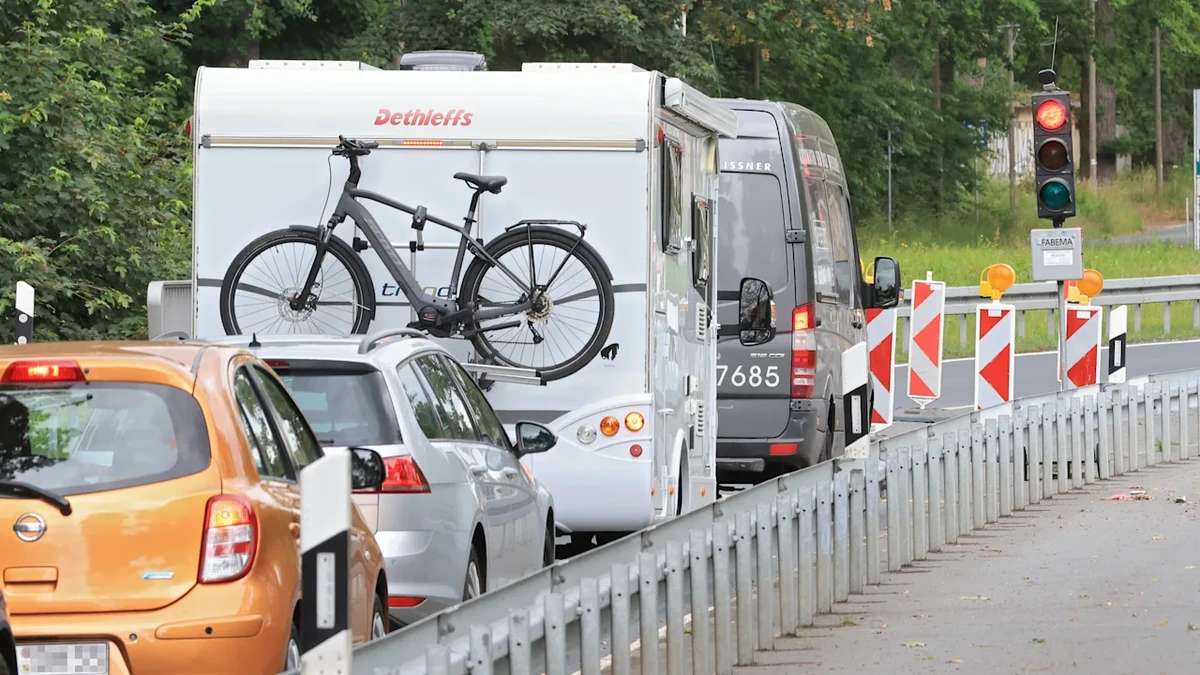 Wegen Deutschlands erster Regen-Ampel: Sanierte 1,7 Millionen-Straße ist Dauerbaustelle