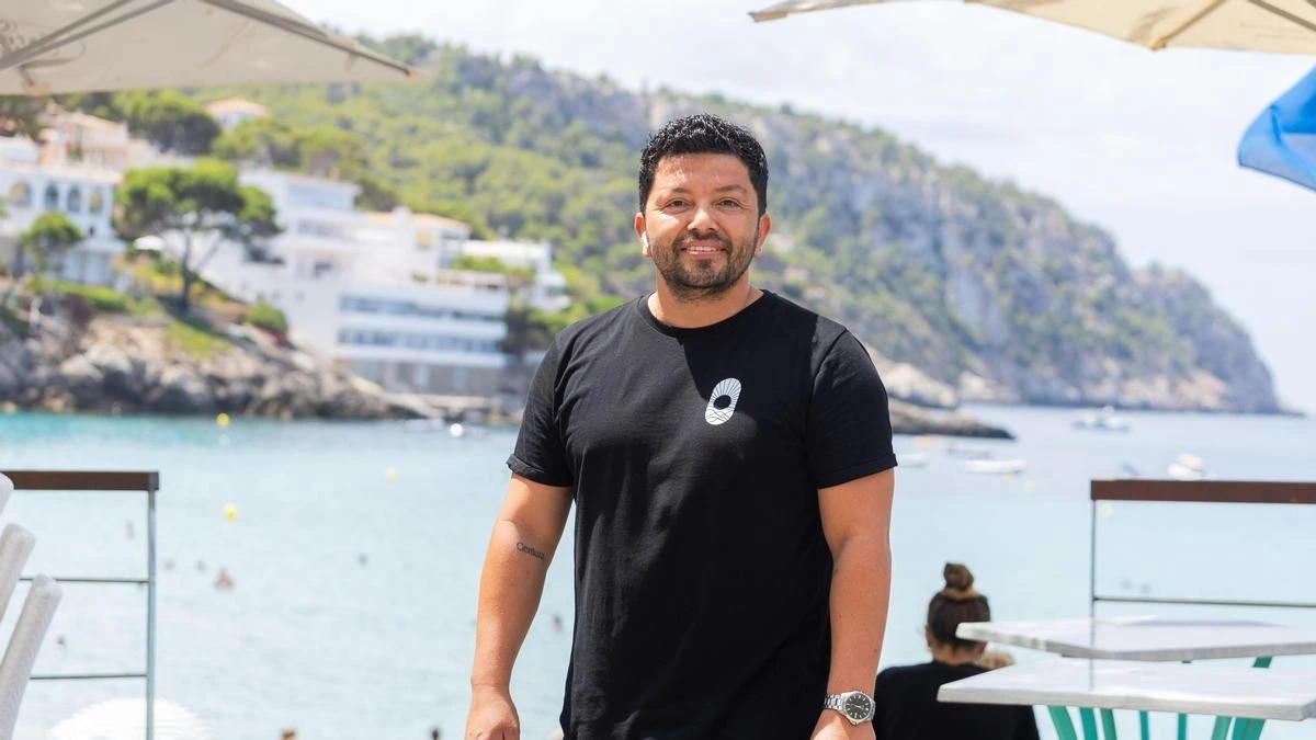 La febre per l'eclipsi dispara les reserves a bars, hotels i 'beach clubs' de Mallorca: “Ens truquen des d'Indonèsia”