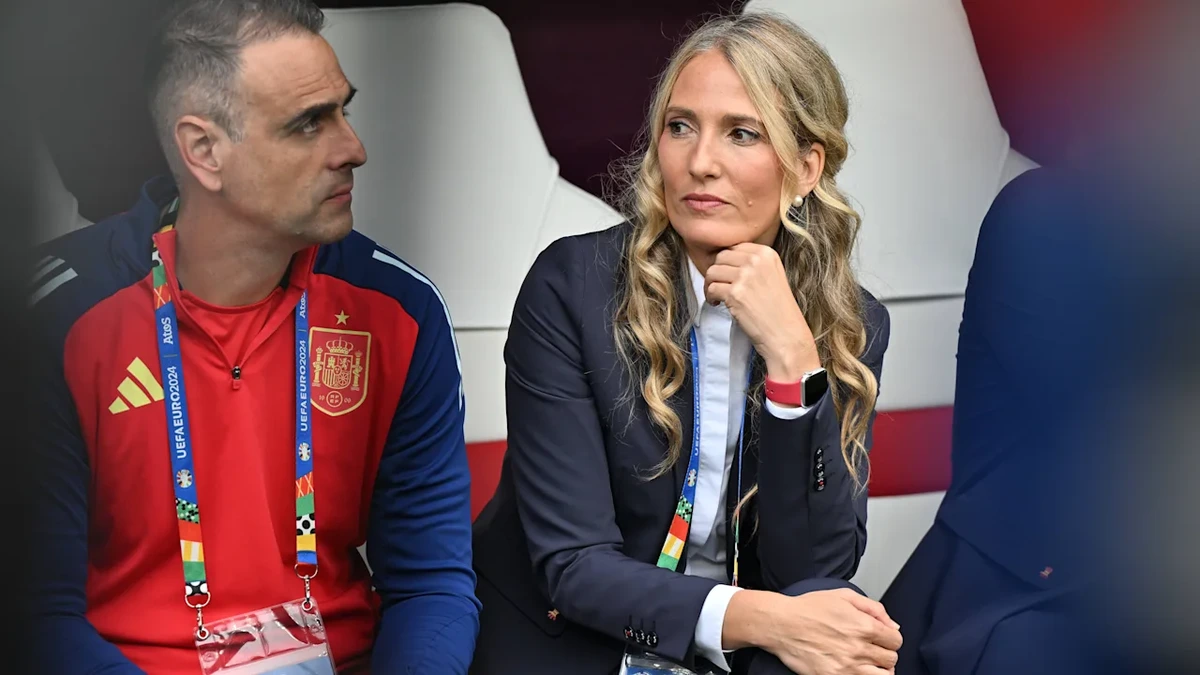 WM-Finale 2026: Wer ist die Frau auf der spanischen Bank?