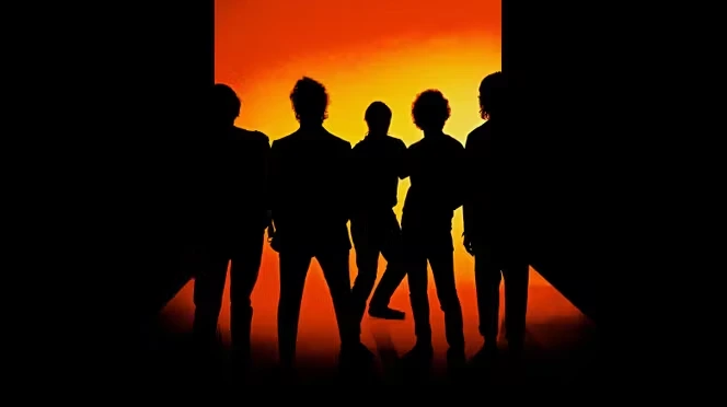 The Strokes, avec l’album « Reality Awaits », se perdent dans un océan d’Auto-Tune