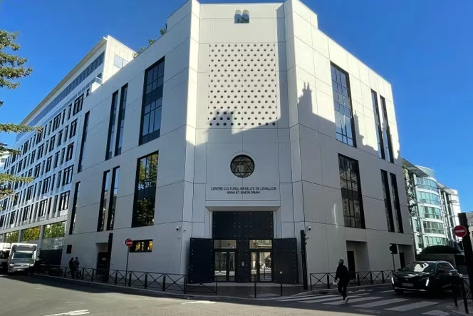 Hauts-de-Seine : des rouleaux de la Torah d’une grande valeur dérobés dans la synagogue de Levallois-Perret