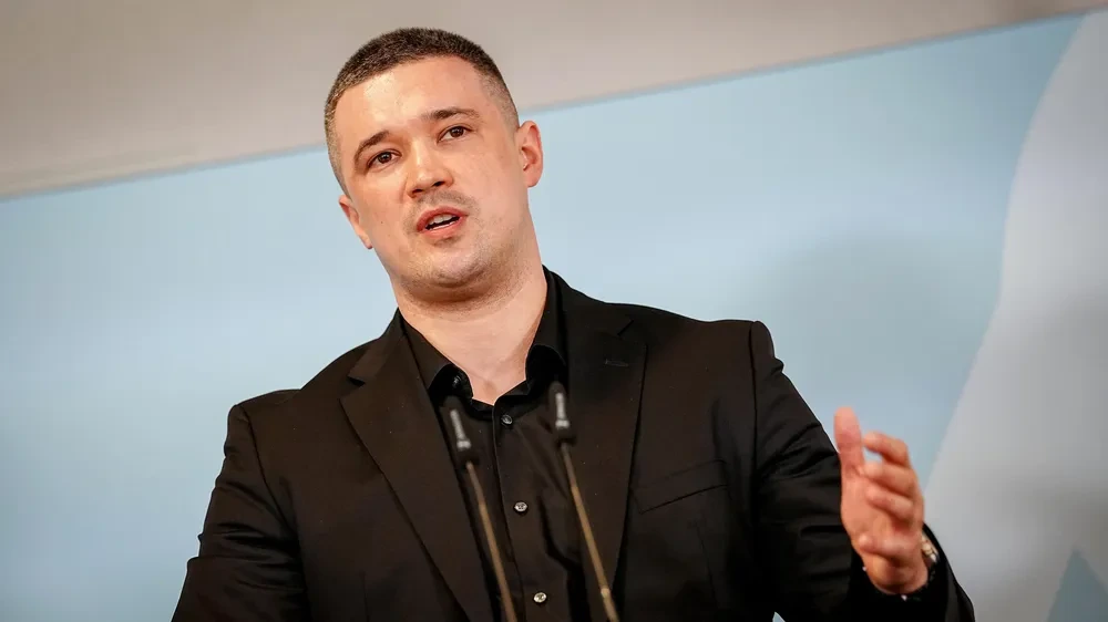 Ukrainischer Verteidigungsminister kündigt Rücktritt an