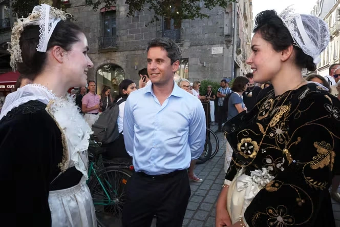 Présidentielle 2027 : en Bretagne, Gabriel Attal mène campagne pour faire décoller sa candidature