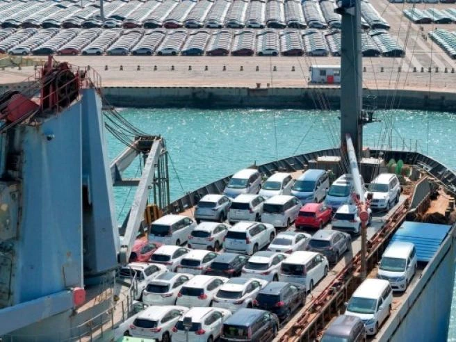 La Cina ha esportato oltre un milione di automobili a giugno: i rischi di un’invasione in Europa