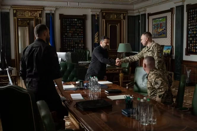 Ukraine : Volodymyr Zelensky contraint de se séparer du général Oleksandr Syrsky, commandant en chef des armées