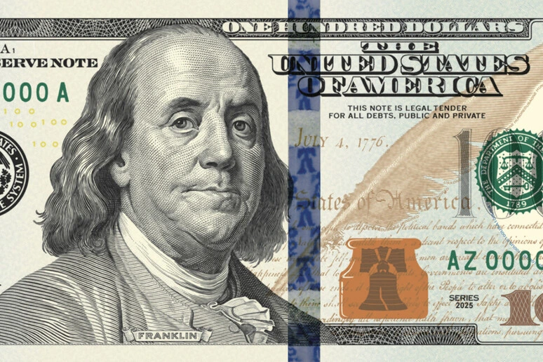 Trump posta la banconota da 100 dollari con la sua firma