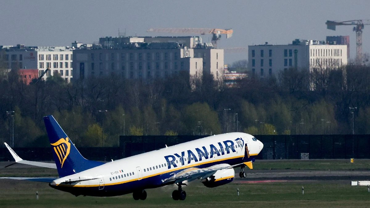 Ryanair insiste a Aena en que baje las tarifas para llenar los aeropuertos regionales