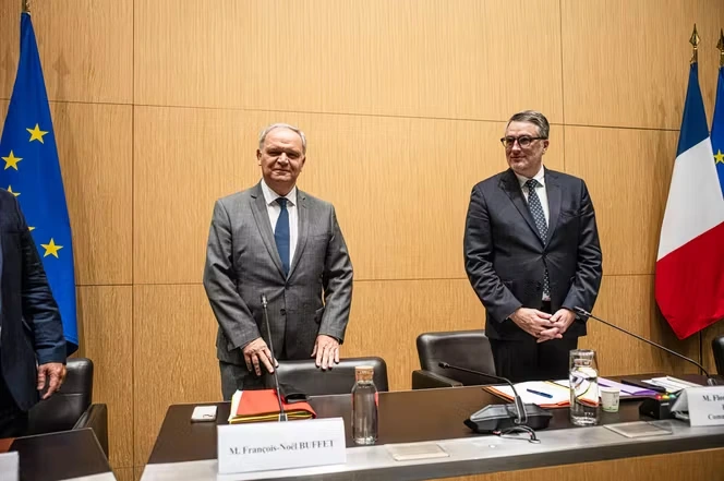 Défenseur des droits : François-Noël Buffet, figure de la droite conservatrice, assure avoir « évolué » sur certaines questions sociétales et dénonce des « procès d’intention »