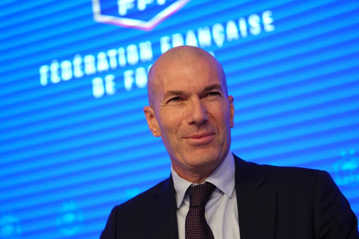 Francia presenta a Zidane como seleccionador: "He estado 25 años en España, ya sabéis lo que significa eso"