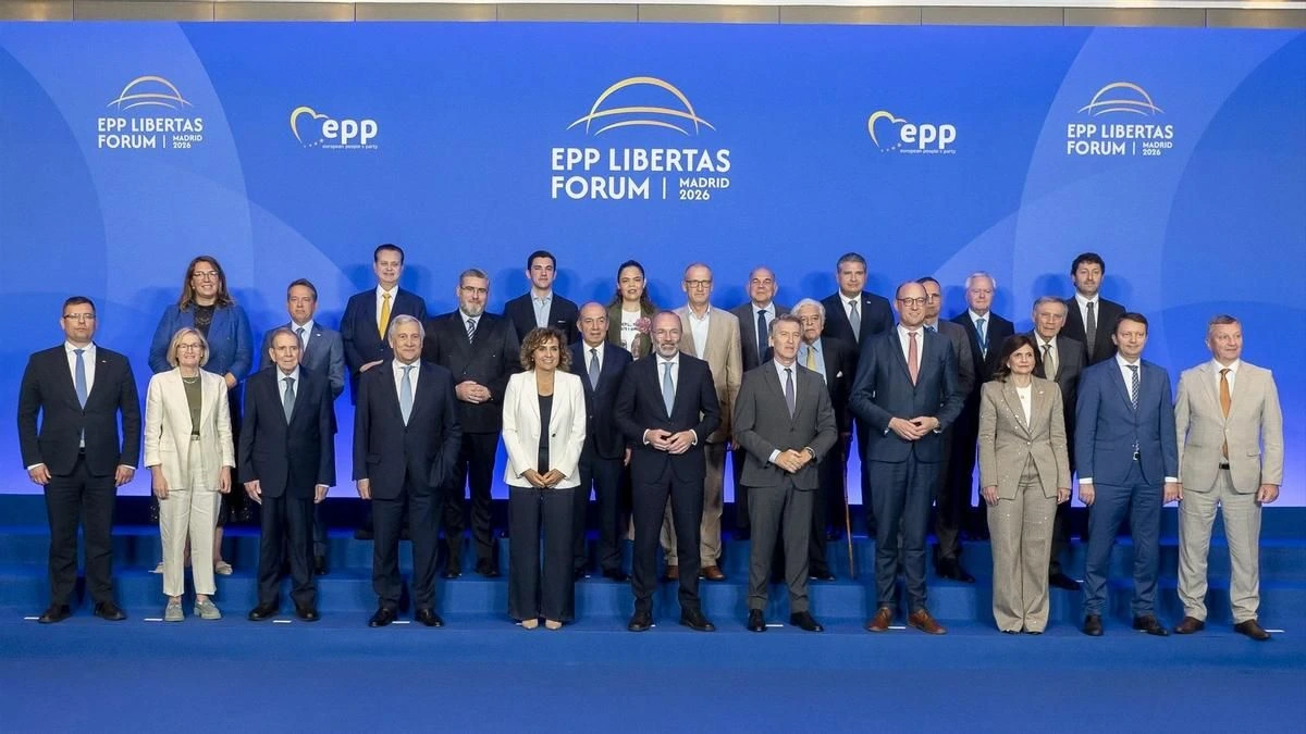 Feijóo intenta ensuciar la imagen internacional de España mientras Sánchez intensifica relaciones en París y Gibraltar