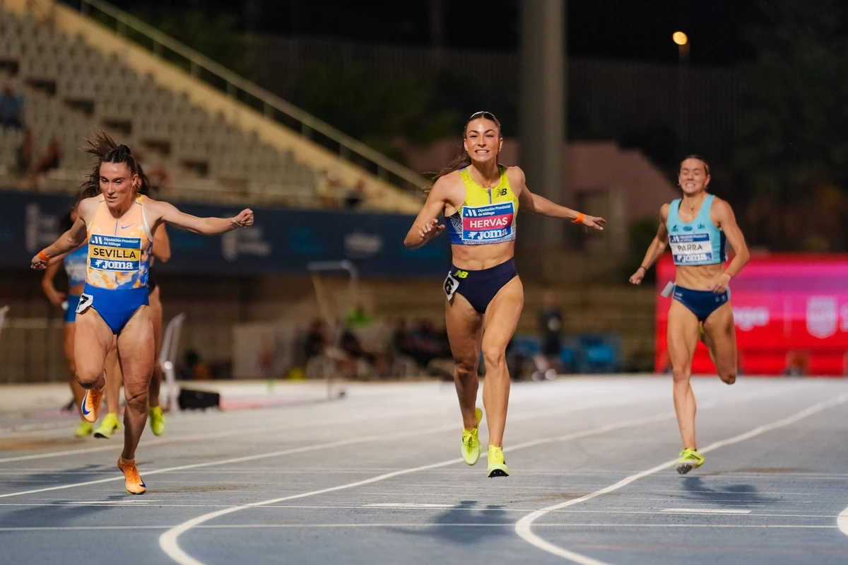 Blanca Hervás gana por una centésima a Paula Sevilla en la cumbre de los 400 metros