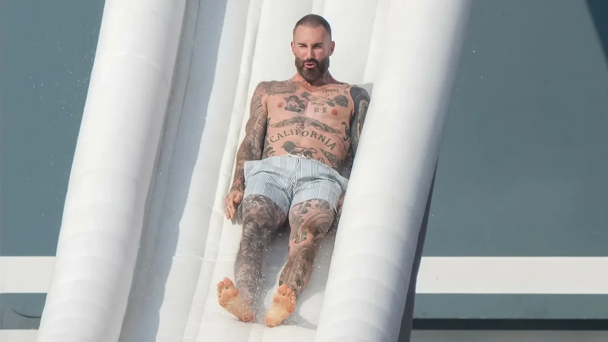 Maroon 5: Sänger Adam Levine mit Familie Urlaub auf Jacht