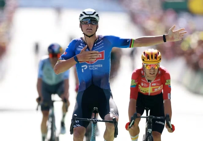Tour de France 2026 : Mathieu van der Poel, un « poisson-pilote » en quête de victoires
