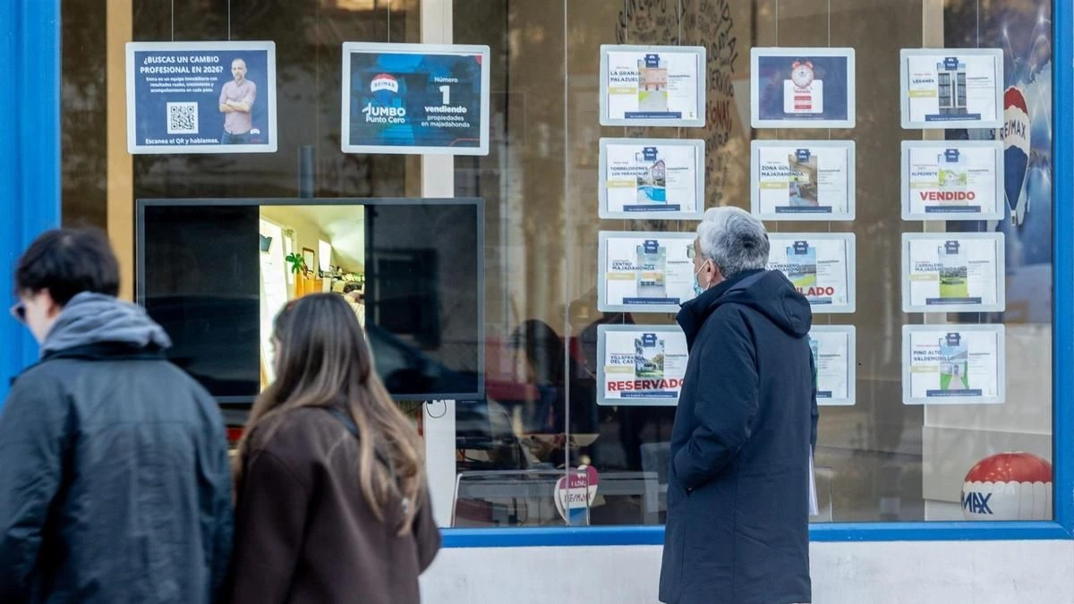 La fuerte caída de las compraventas de pisos no consigue frenar los precios, que suben casi el 9%