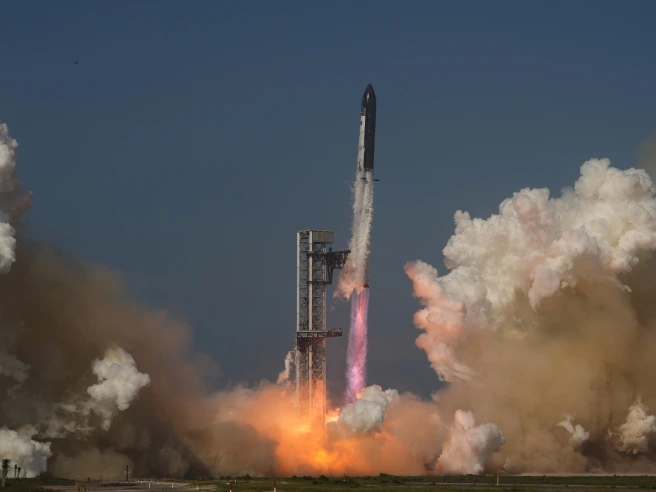 SpaceX scivola sotto il prezzo di quotazione: persi 1.000 miliardi in un mese in Borsa. Dove andrà ora il titolo?