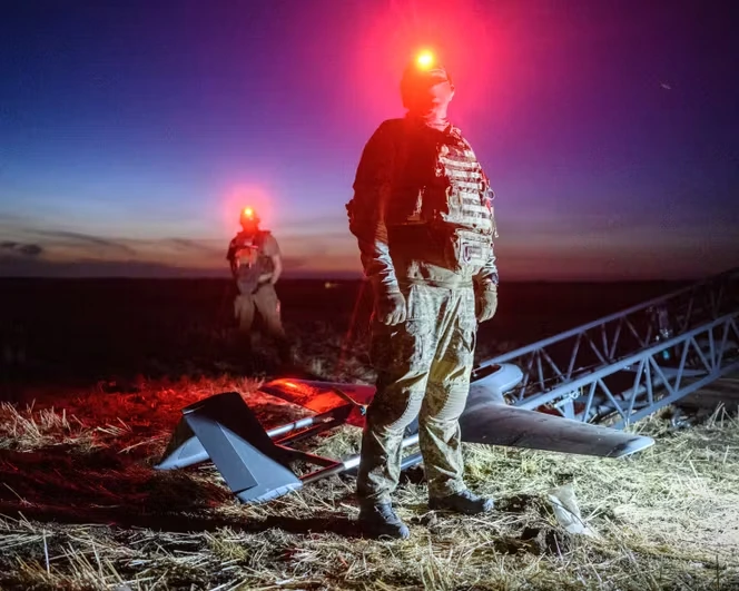 En Ukraine, des dronistes attaquent la Crimée depuis des champs de blé
