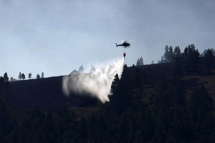 Mueren siete personas al estrellarse un helicóptero que iba a colaborar en un incendio forestal en Argentina