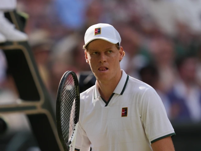 Il segreto di Sinner per riprendersi Wimbledon: con gli allenamenti indoor ha ritrovato colpi perfetti