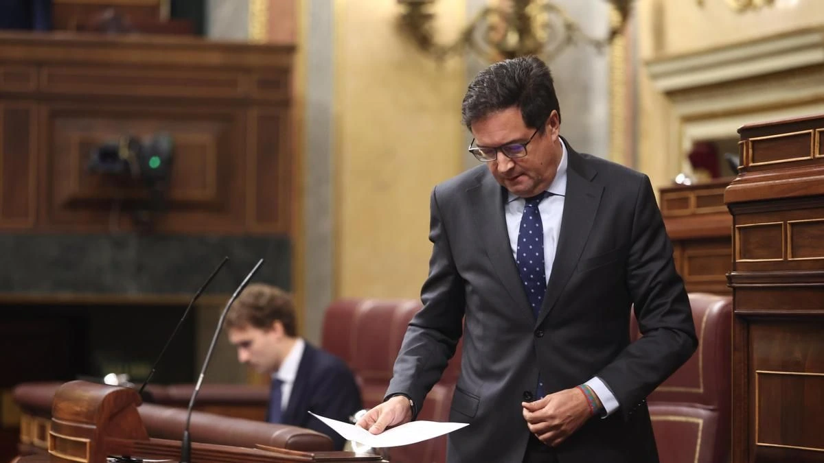La jubilación parcial del personal laboral de las administraciones sale adelante en el Congreso tras la abstención del PP