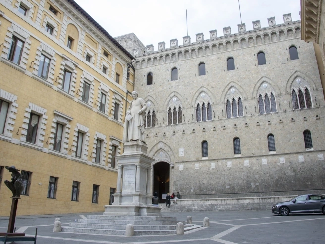 Mps, l’ipotesi di un premio ai soci: i consigli studieranno le offerte