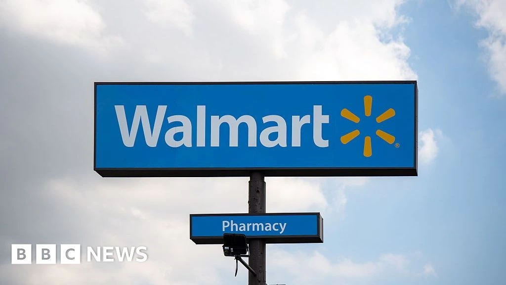 Walmart sales under strain as US shoppers pull back