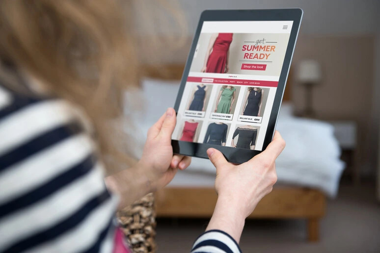 Moda e-commerce, lo stato del mercato tra trend GenZ e second hand