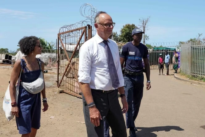 Présidentielle : la surenchère des candidats du bloc central sur l’immigration