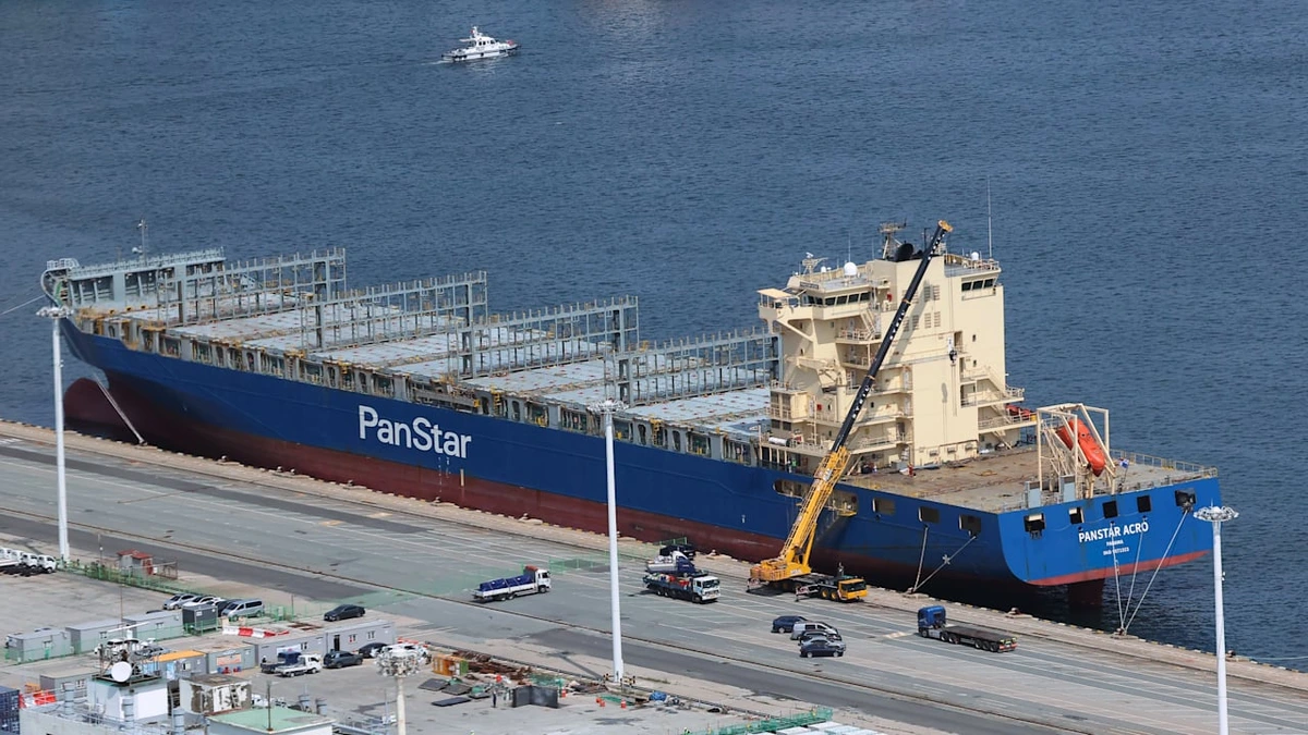 Wettrennen der Container-Riesen durchs Eis: Südkorea schickt Schiff