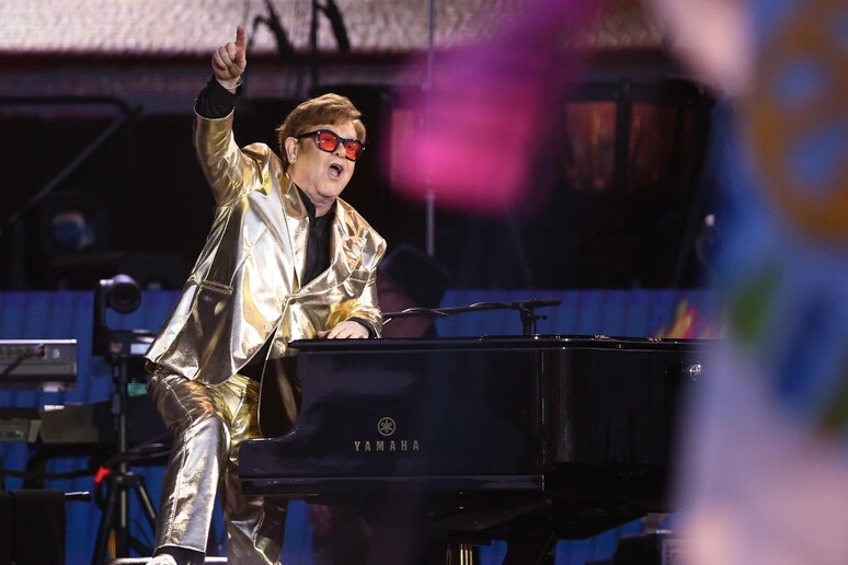 Un miliardo di stream per 'Don't Go Breaking My Heart' di Elton John