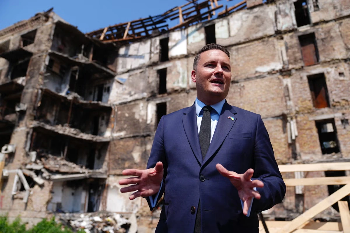 Wes Streeting says he has faced ‘unbelievable volume’ of homophobia as Defence Secretary