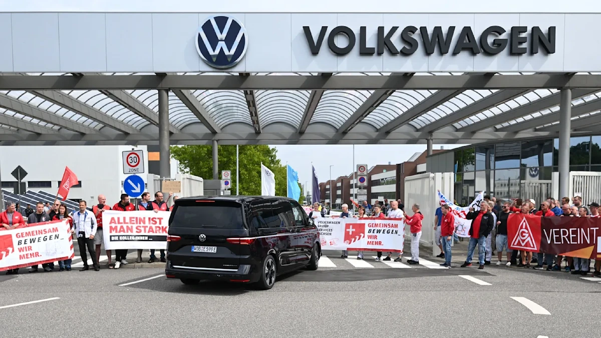 Kampfansage der IG Metall an die Bosse von Volkswagen: „Der Werkboden an allen Standorten wird brennen“