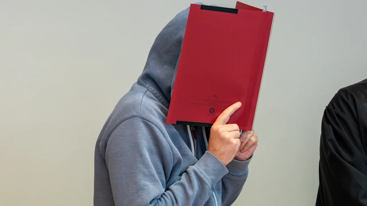 Prozess: Fußballtrainer soll Jungen im Wohnwagen missbraucht haben