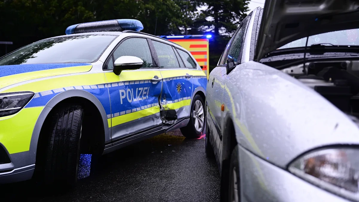 91-Jährige rammt zweimal die Polizei, flieht – und besteht trotzdem alle Fahrtests