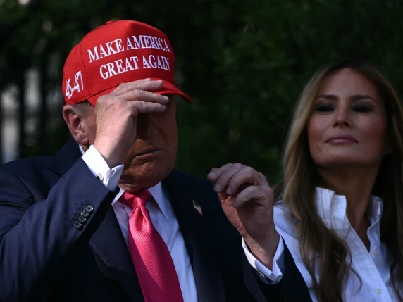 Perché Trump impone dazi del 15% sul polisilicio? La nuova battaglia contro la Cina su pannelli solari e chip
