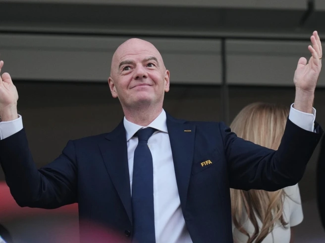 Mondiale ai privati, il dietrofront di Infantino non basta: l'Uefa scarica il presidente Fifa «Ha perso la nostra fiducia»