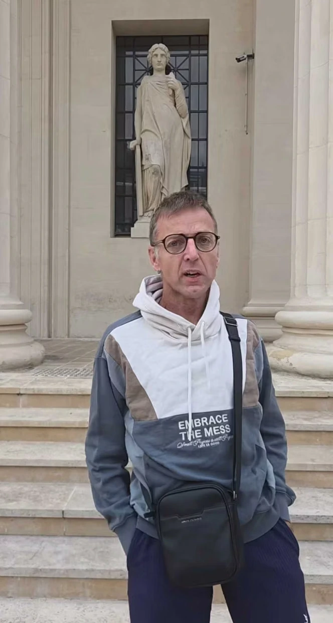 VIH : deux hommes séropositifs, victimes de harcèlement et de menaces de mort, entament une grève de la faim pour dénoncer la « sérophobie »