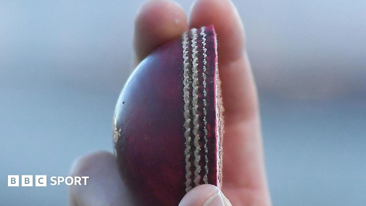 Tongue & Robinson cut Headingley ball in half