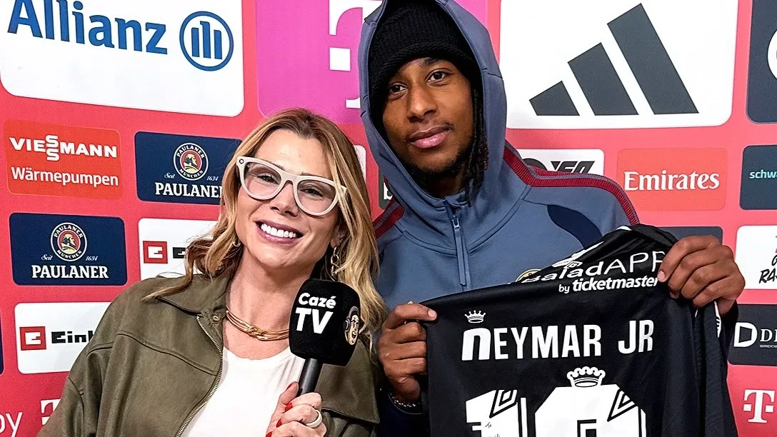 FC Bayern: TV-Brasilianerin erklärt, wie sie Michael Olise zum Reden brachte
