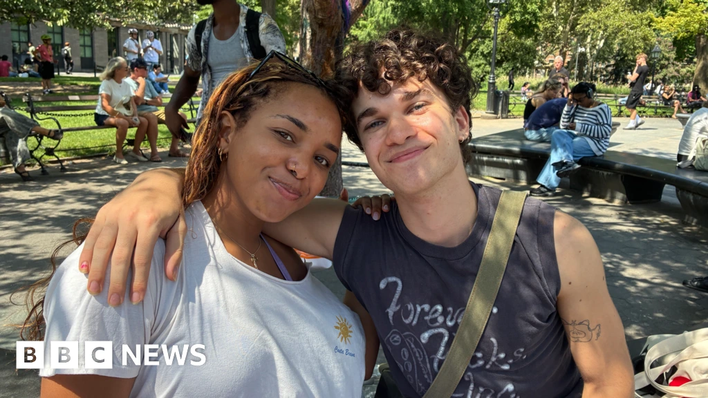 'We're all broke': Would you chase a friend for £5?