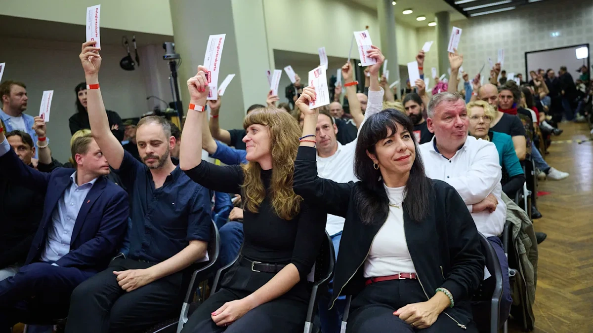 Berliner Linke : Weg frei für Sondierungen mit Grünen und SPD
