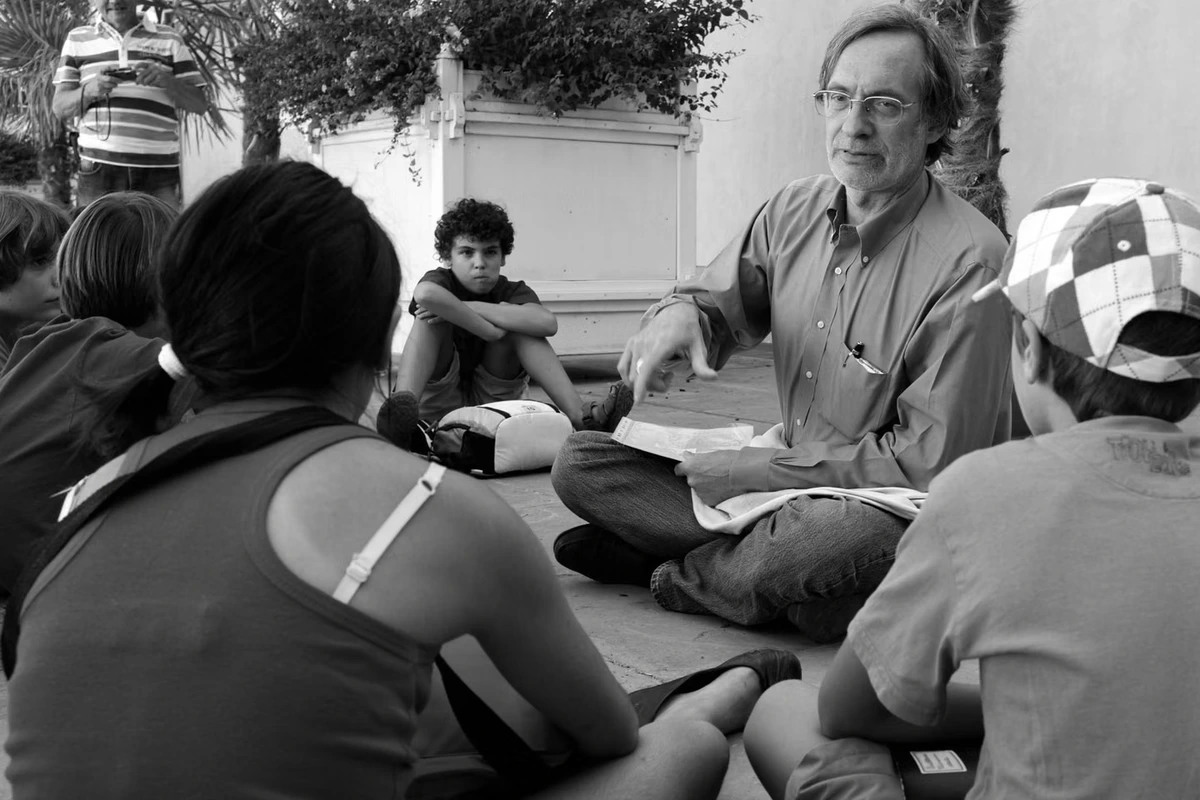 « La question du sens est la première à se poser, avant même de sortir son appareil » : la lettre testament de Jean-François Leroy, directeur de Visa pour l’image, aux jeunes photojournalistes