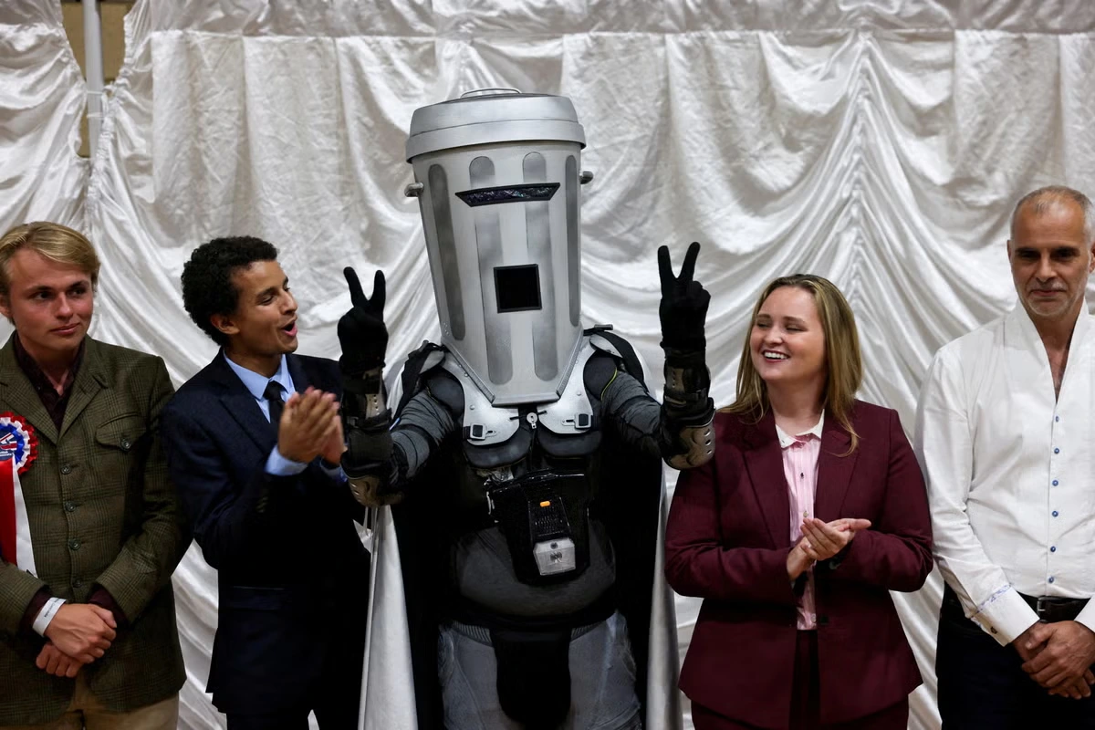Count Binface hints at another by-election run after Starmer resigns as MP