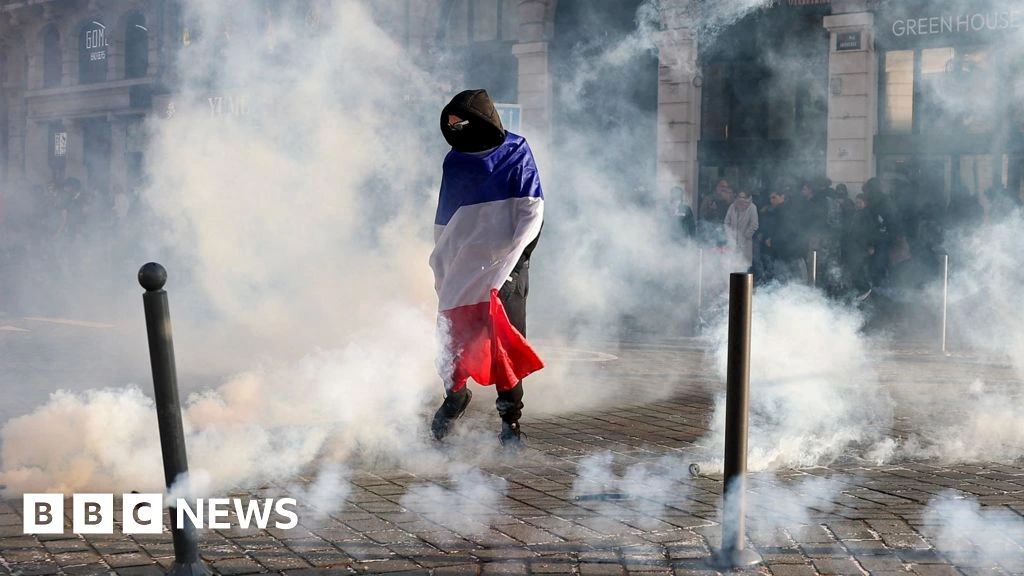 Macron accuses foreign leaders of exploiting French riots