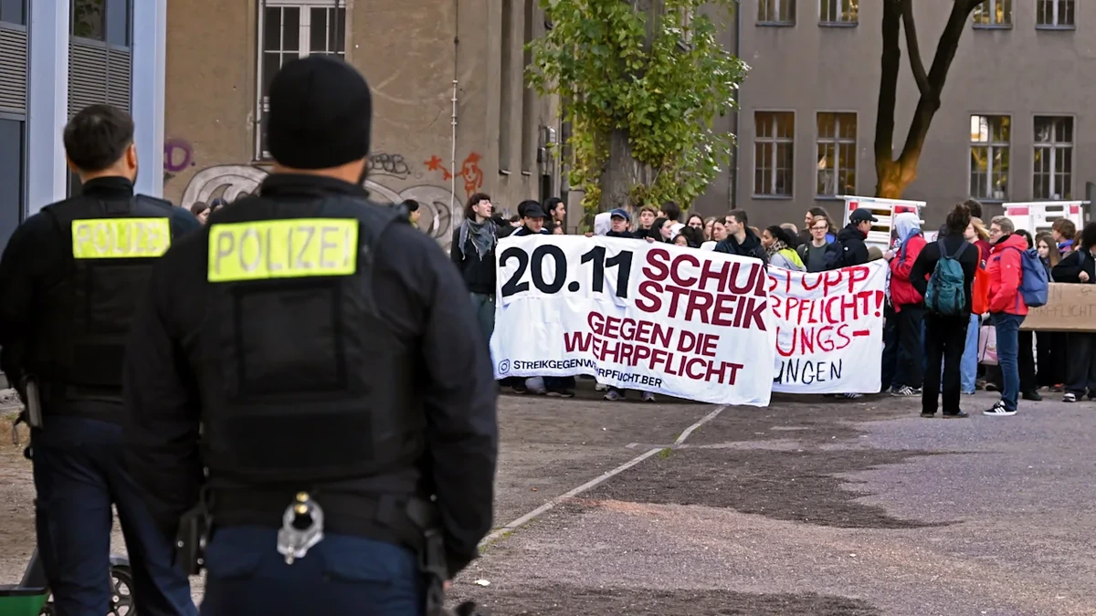 Eine Verletzte! Vermummte Erwachsene übernehmen Schülerprotest