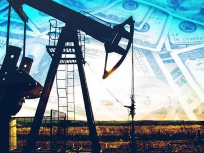Big Oil, 56 miliardi di profitti in 92 giorni grazie alla fiammata di petrolio e carburanti