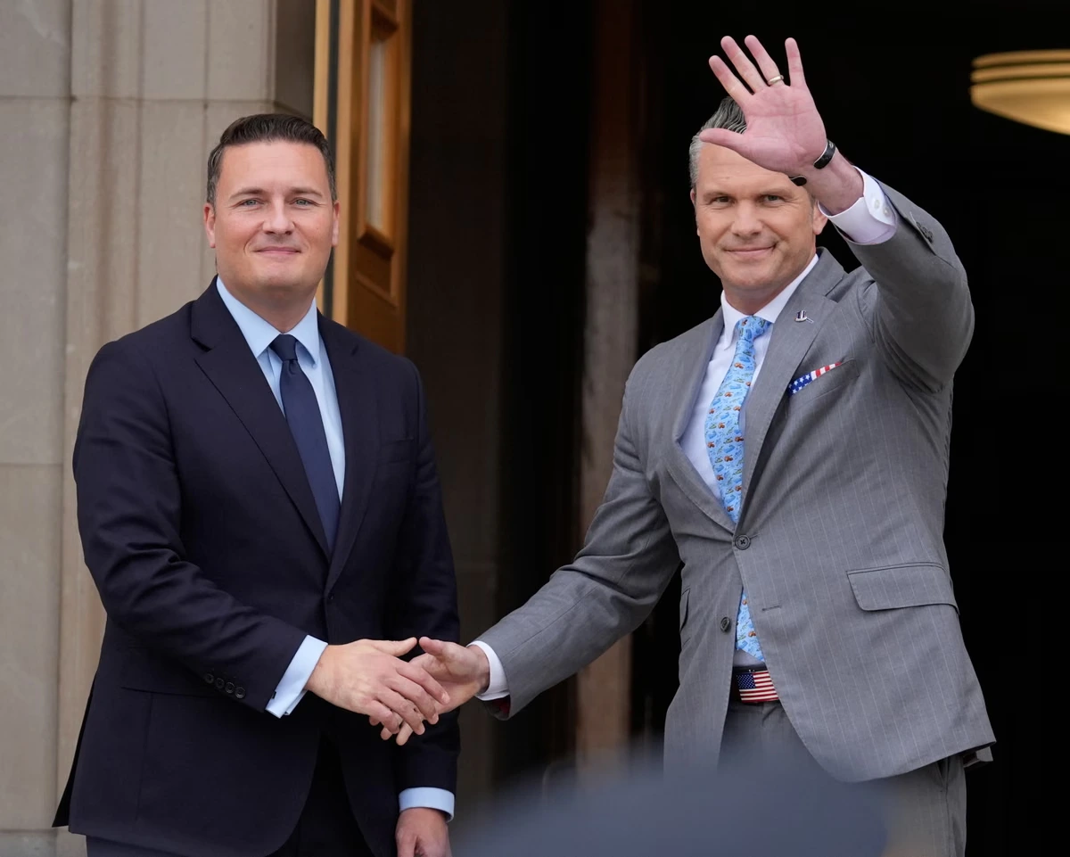 Wes Streeting urges US to back Ukraine on visit to Washington after Starlink row
