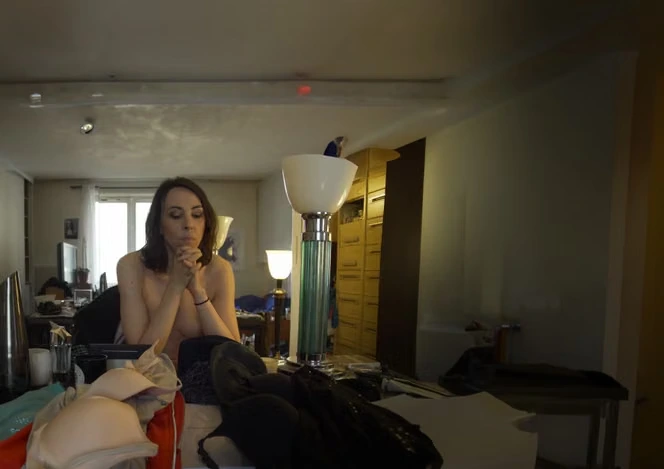 « Ma nudité ne sert à rien », l’étreinte auto-érotique de la cinéaste Marina de Van