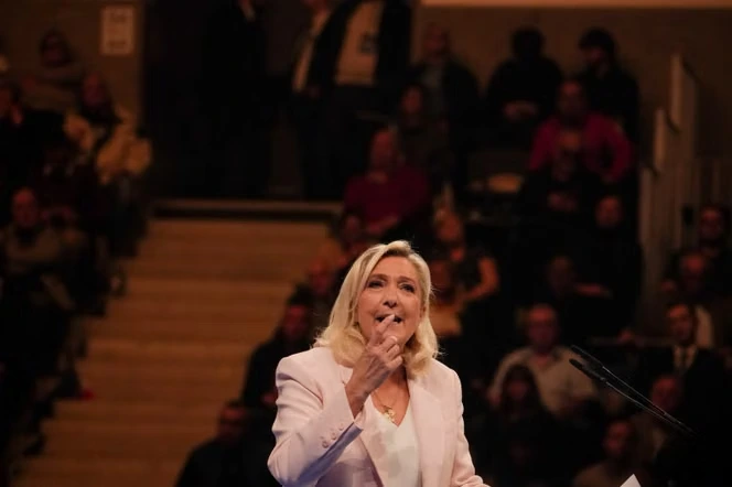 Présidentielle 2027 : à Orléans, Marine Le Pen lance sa campagne entre radicalité et « optimisme », dans une ville en état de siège