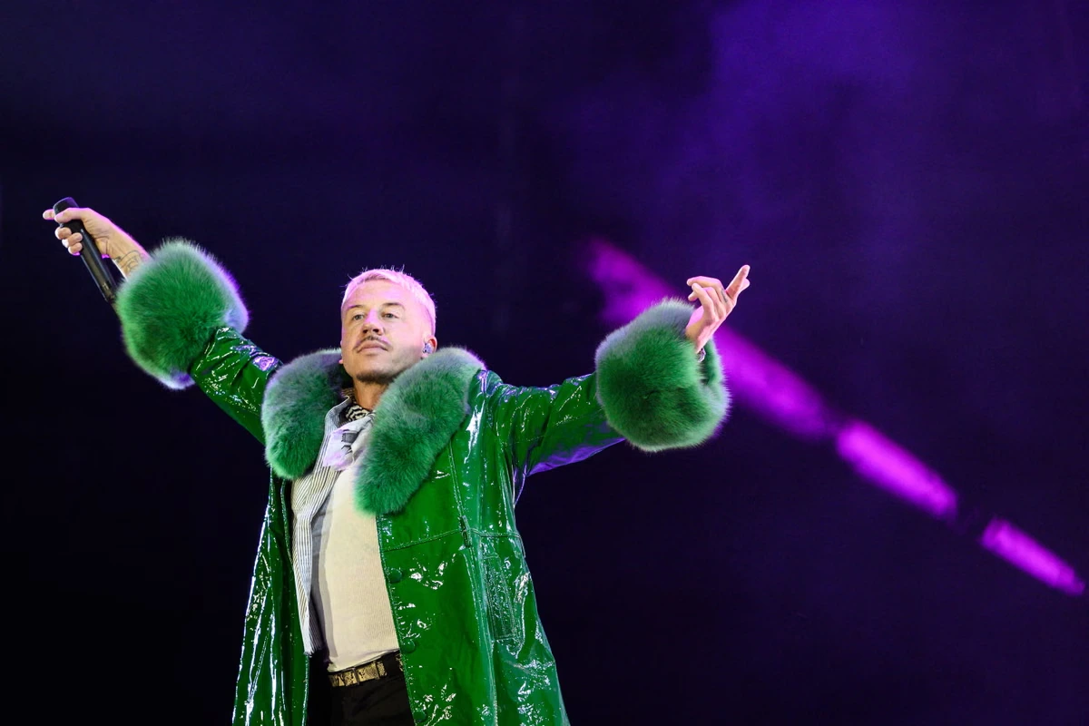 Macklemore’s Free Palestine tour review – a triumph of a show with performances from Hozier, Kneecap and more