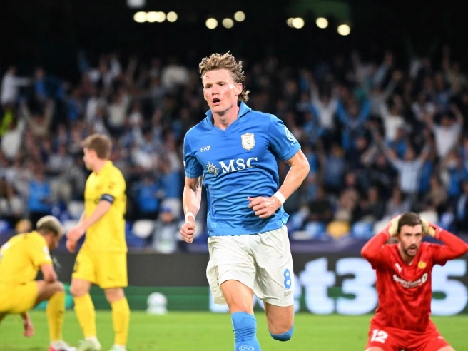 Napoli-Bodo Glimt di Champions League 4-3: McTominay torna super, la doppietta risolleva Allegri